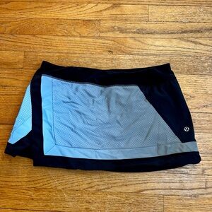 Lululemon Black and Reflective Athletic Skirt
